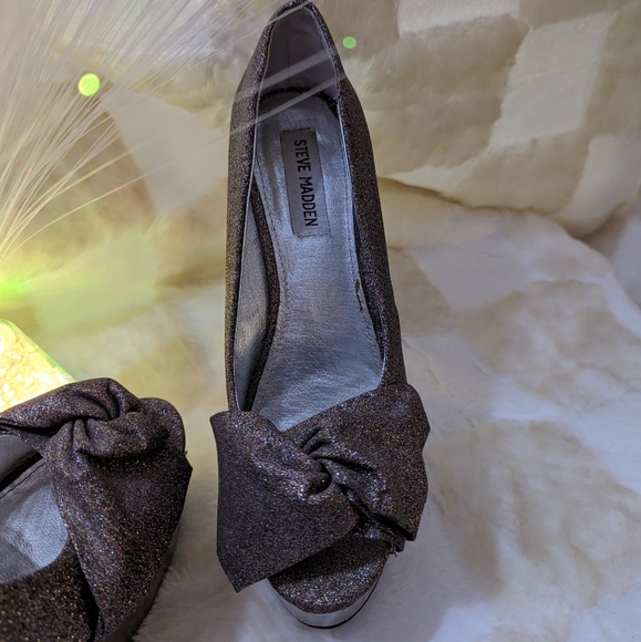 Steve Madden size 7 glittered stiletto with 6inch heel - Picture 2 of 7